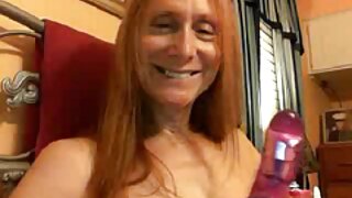 Seksuali mergina su akiniais, blowjob