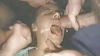 Deepthroat blowjob iš raudonplaukės MILF