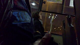 Kaukėtoji milf apskretėlė nori rimtai pasipuošti