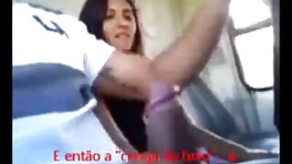 Brunetė ant nuskusto gaidžio